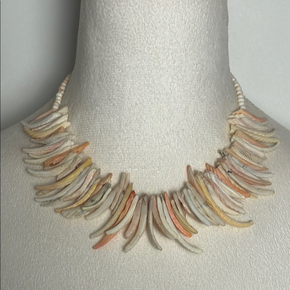 Stunning Multicolor Natural Shell Statement Neckl… - image 1